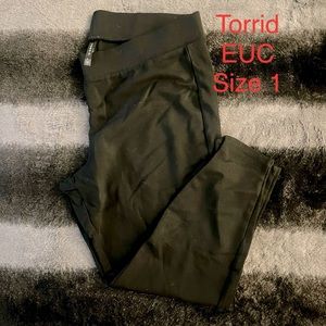 EUC Torrid Ponte Signature Waist Legging Black Size 1/XL/14-16